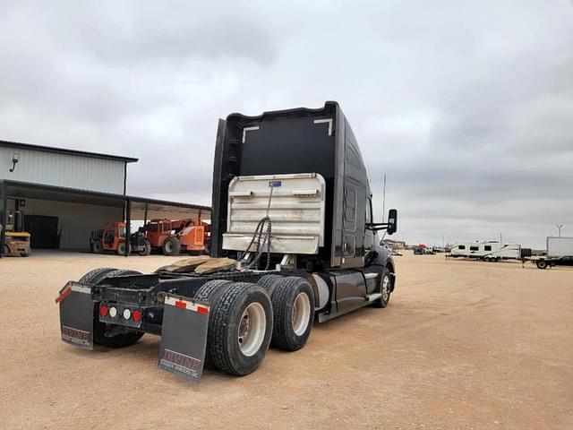 Image of Kenworth T680 equipment image 4