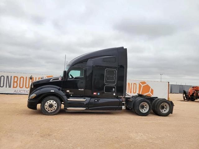 Image of Kenworth T680 equipment image 1