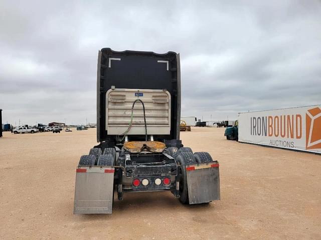 Image of Kenworth T680 equipment image 3