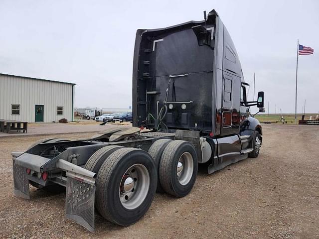 Image of Kenworth T680 equipment image 2