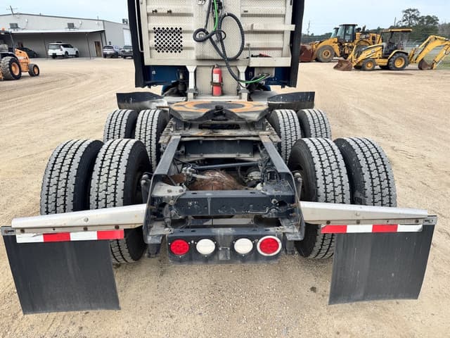 Image of Kenworth T680 equipment image 4