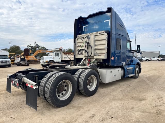 Image of Kenworth T680 equipment image 3