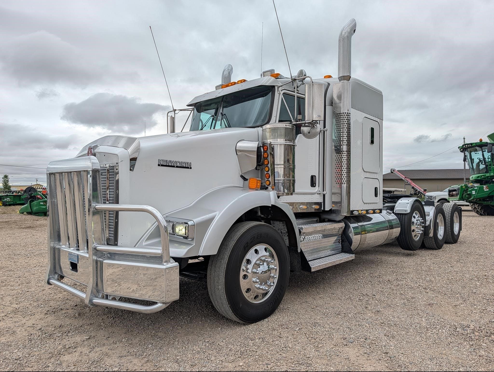 2016 Kenworth T800 Equipment Image0