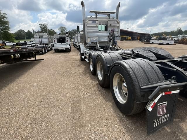 Image of Kenworth T800 equipment image 3