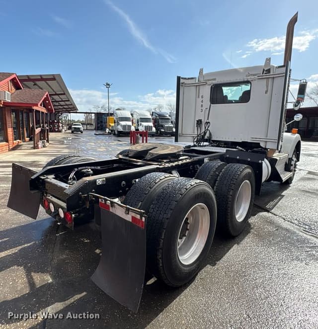 Image of Kenworth T800 equipment image 4