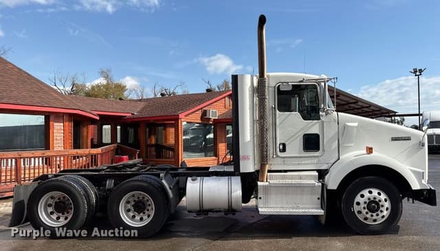 Image of Kenworth T800 equipment image 3