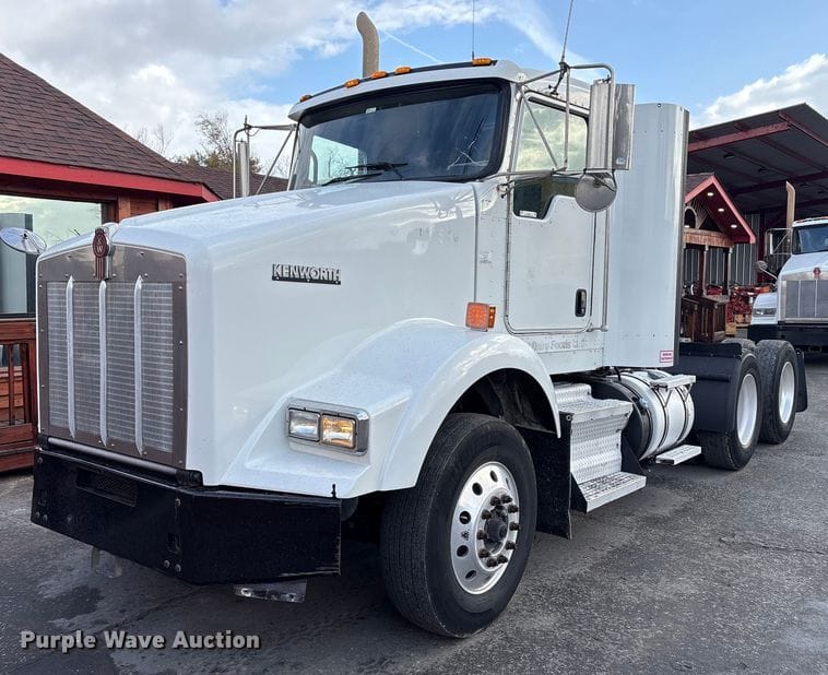 2016 Kenworth T800 Equipment Image0