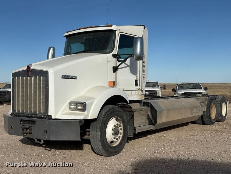 2016 Kenworth T800 Equipment Image0