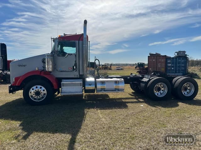 Image of Kenworth T800 equipment image 1