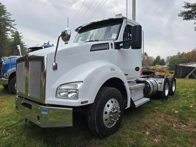 Image of Kenworth T880 equipment image 1
