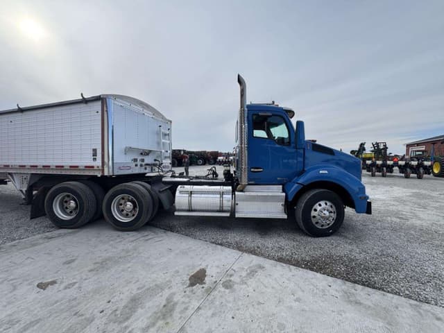 Image of Kenworth T880 equipment image 4