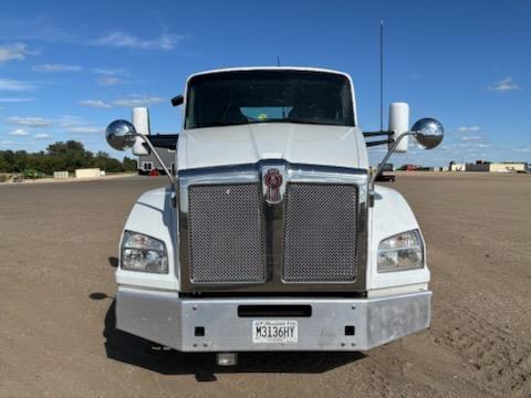 Image of Kenworth T880 equipment image 1