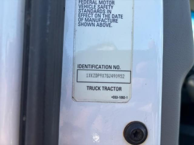 Image of Kenworth T880 equipment image 4