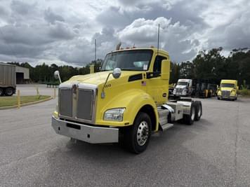 Main image Kenworth T880