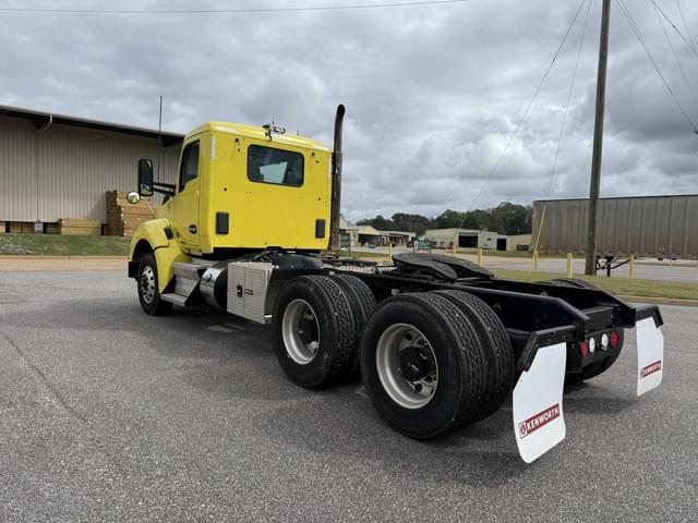 Image of Kenworth T880 equipment image 2