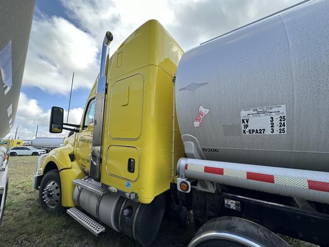 Image of Kenworth T880 equipment image 4