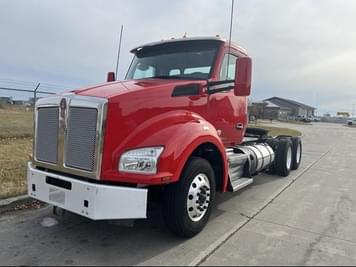 Main image Kenworth T880