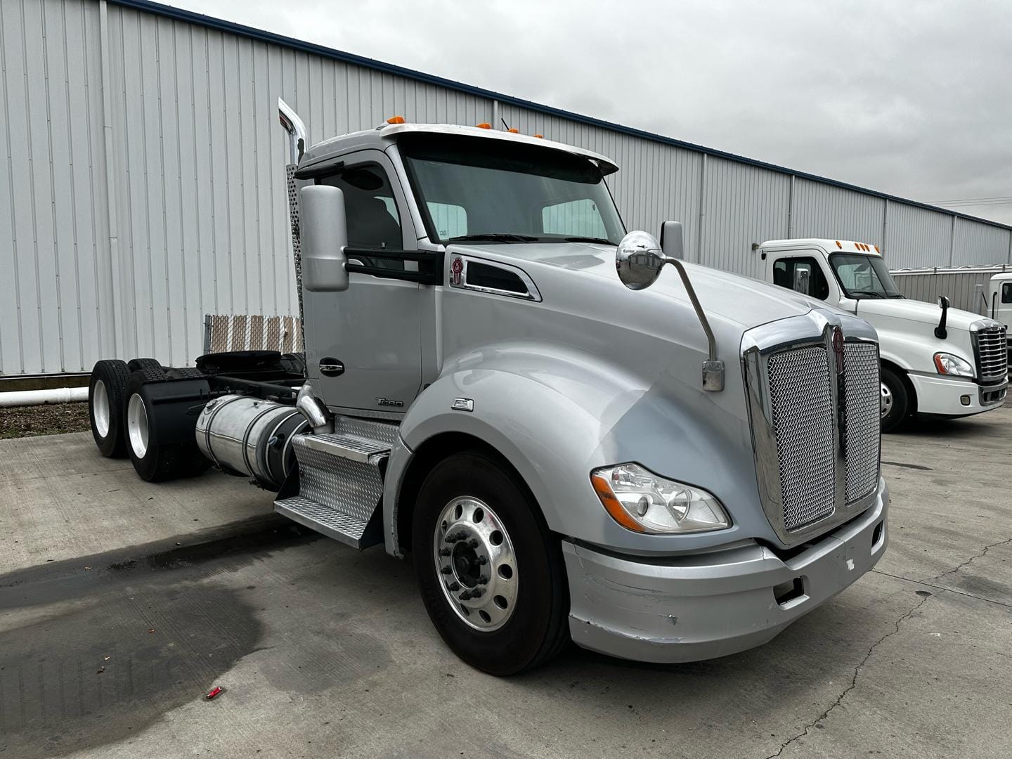 Main image Kenworth T880