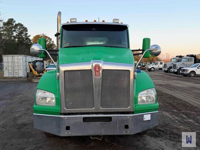 Image of Kenworth T880 equipment image 1
