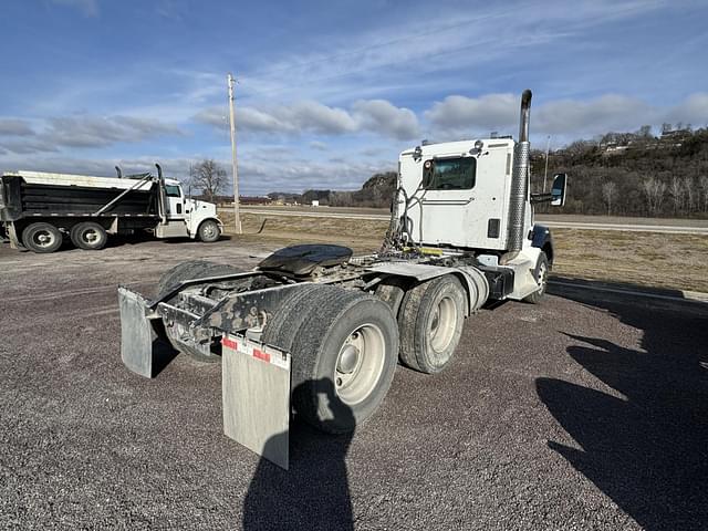 Image of Kenworth T880 equipment image 2