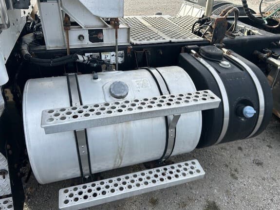 Image of Kenworth T880 equipment image 3