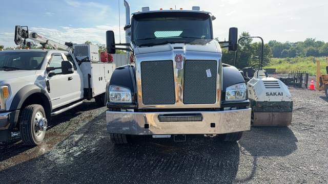 Image of Kenworth T880 equipment image 1