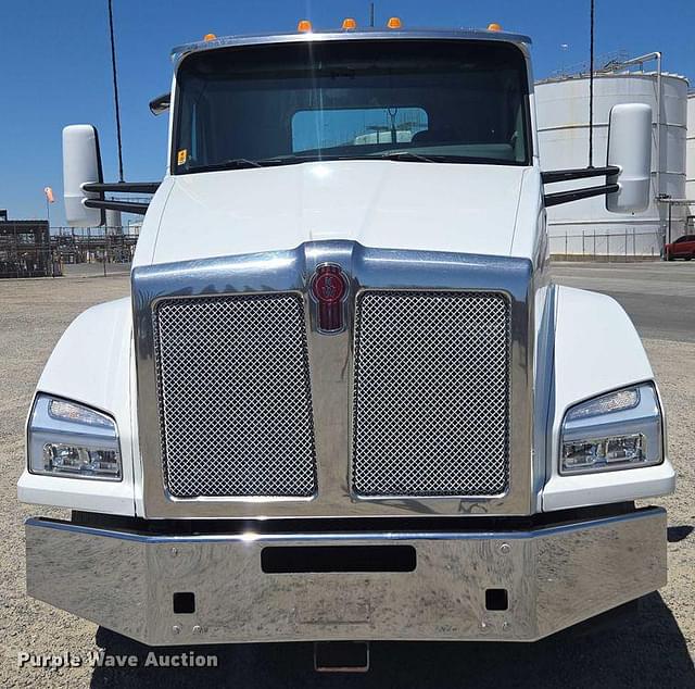 Image of Kenworth T880 equipment image 1
