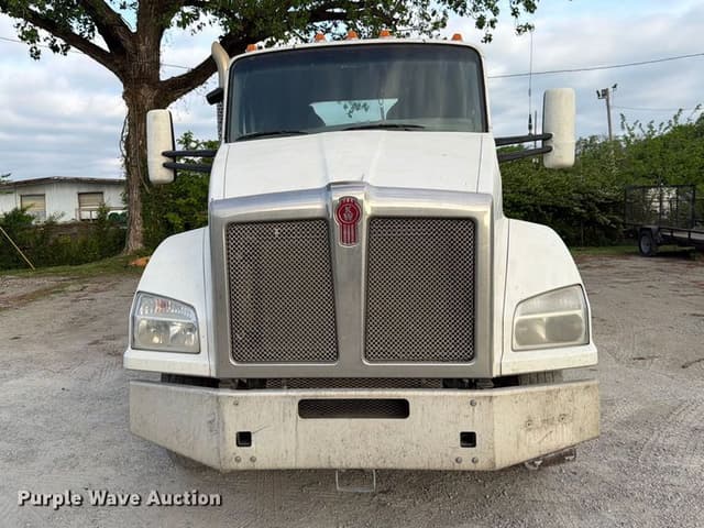 Image of Kenworth T880 equipment image 1