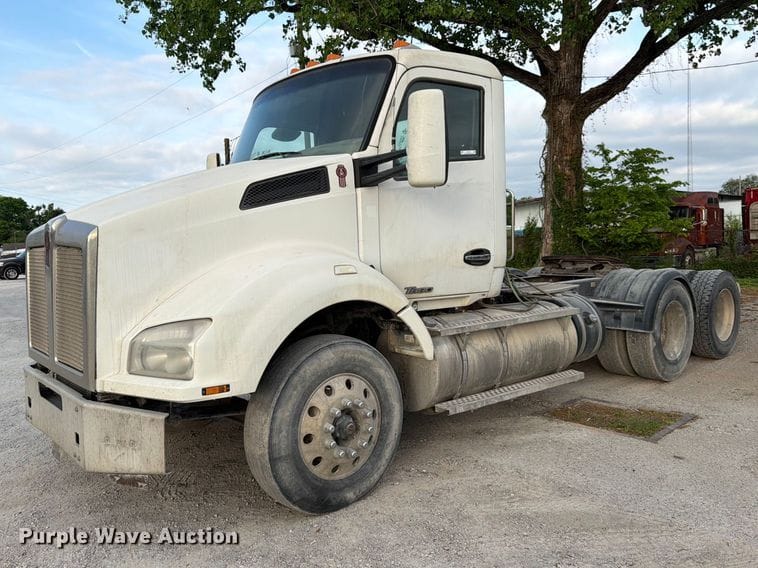 2016 Kenworth T880 Equipment Image0