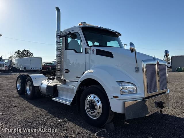 Image of Kenworth T880 equipment image 2