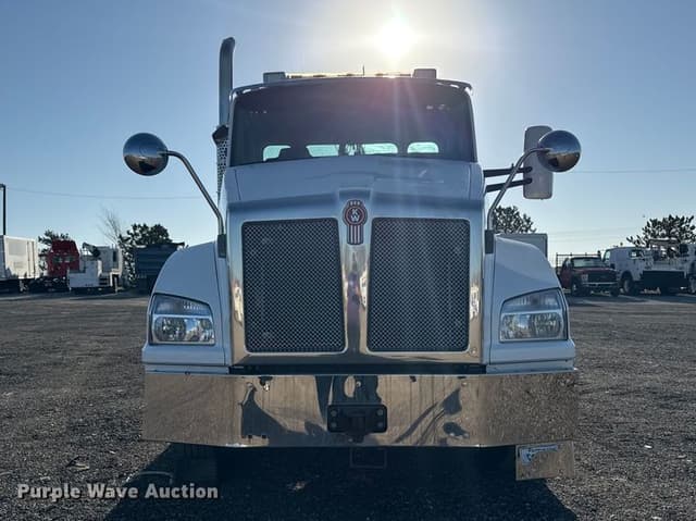 Image of Kenworth T880 equipment image 1