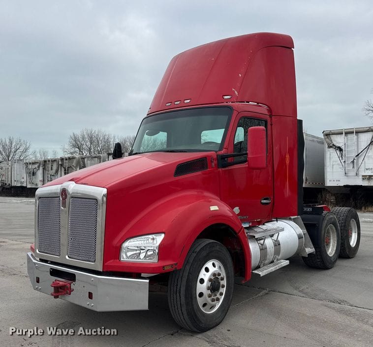 2016 Kenworth T880 Equipment Image0