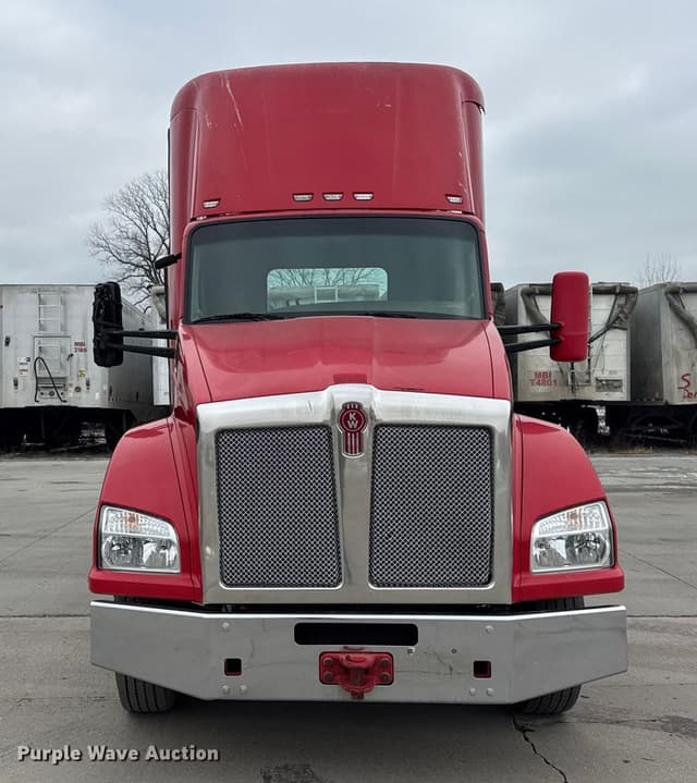 Image of Kenworth T880 equipment image 1
