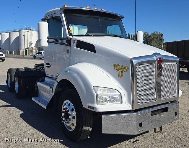 Image of Kenworth T880 equipment image 2