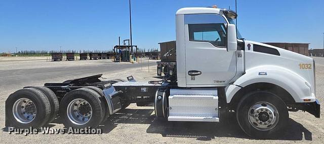 Image of Kenworth T880 equipment image 4