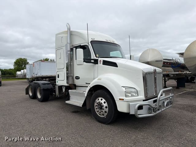 Image of Kenworth T880 equipment image 2