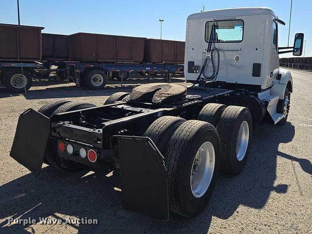 Image of Kenworth T880 equipment image 4
