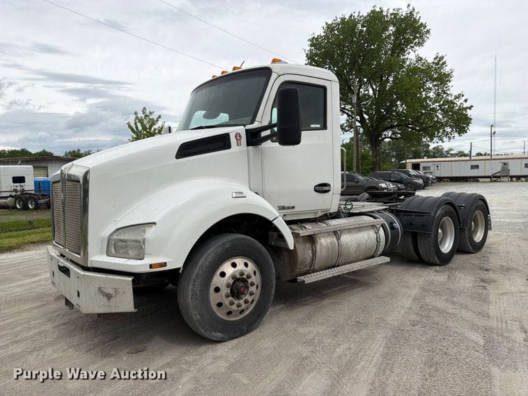 2016 Kenworth T880 Equipment Image0