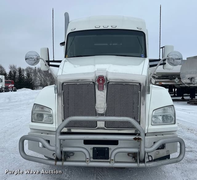 Image of Kenworth T880 equipment image 1
