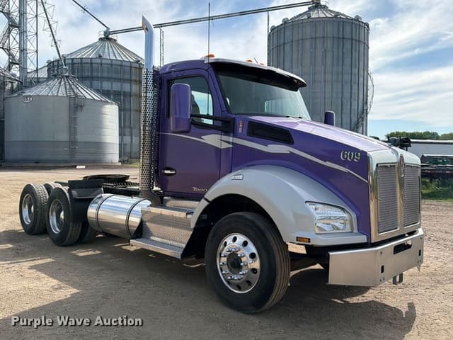 Image of Kenworth T880 equipment image 2