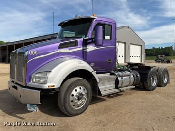 Main image Kenworth T880