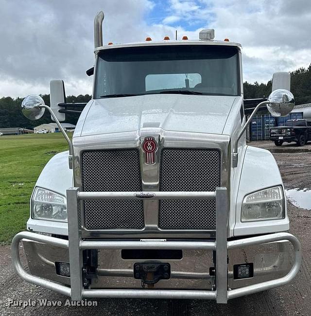 Image of Kenworth T880 equipment image 1