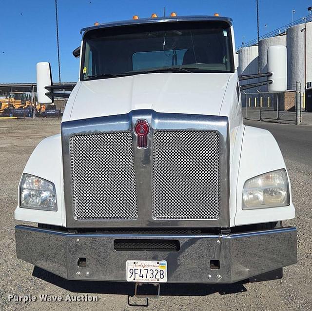 Image of Kenworth T880 equipment image 1
