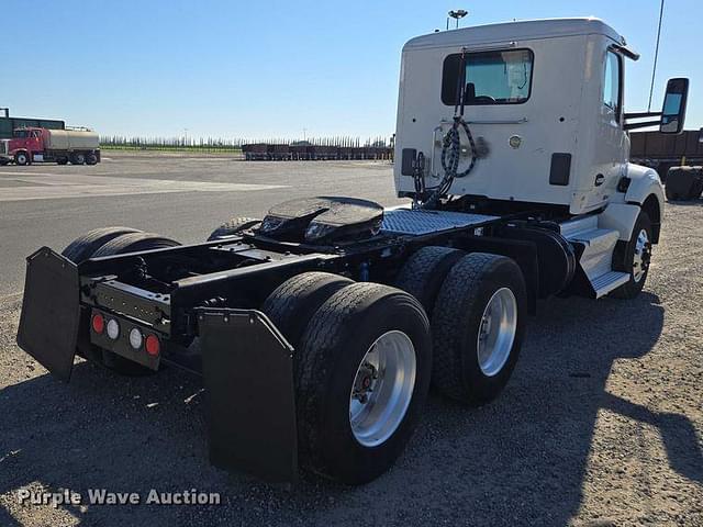 Image of Kenworth T880 equipment image 4