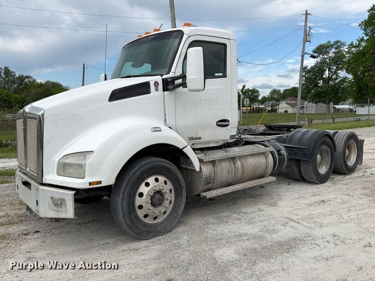 2016 Kenworth T880 Equipment Image0