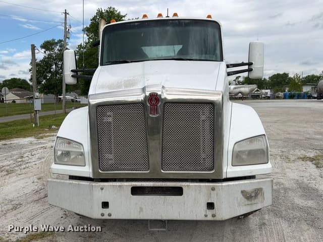 Image of Kenworth T880 equipment image 1