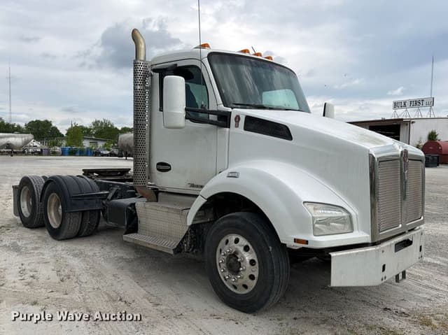 Image of Kenworth T880 equipment image 2
