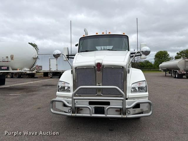 Image of Kenworth T880 equipment image 1
