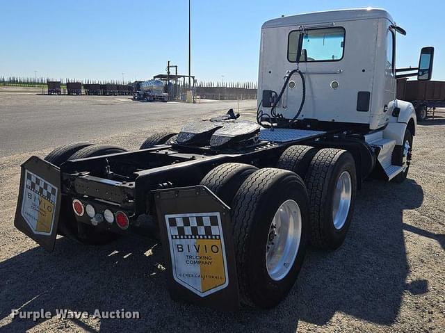 Image of Kenworth T880 equipment image 4