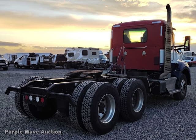 Image of Kenworth T880 equipment image 4